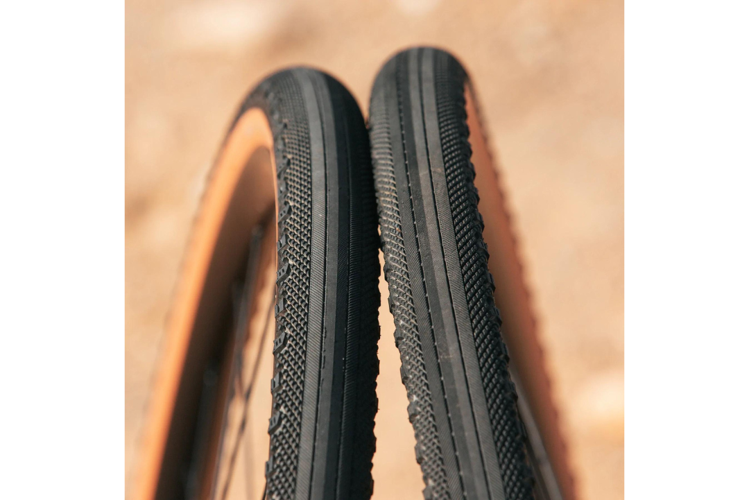 American Classic Kimberlite Tubeless Folding Gravel Tyre 700 x 35 - Brown